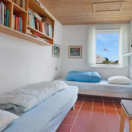 Charming Retreat By Sea - By Traum