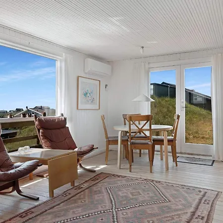 Charming Retreat By Sea - By Traum